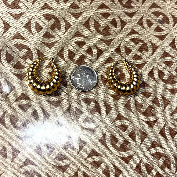 🆕 Croissant Hoop Earrings 14K Gold Plated - Picture 5 of 8